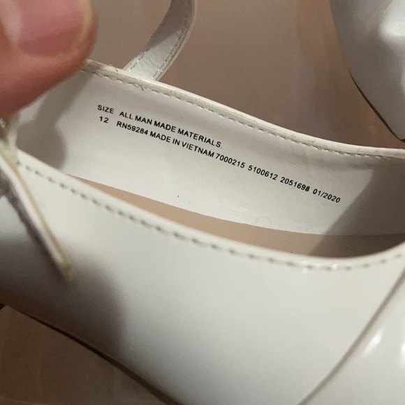 Girls Low Heel Shoes- White SZ 12 - Picture 6 of 9